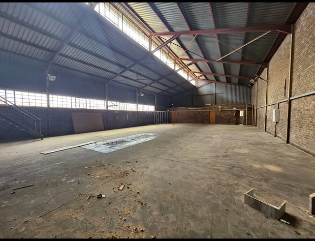 500M² WAREHOUSE TO LET IN LUIPAARDSVLEI